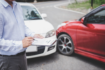 Falimentul Euroins: Cât costă o poliță RCA la alți asiguratori
