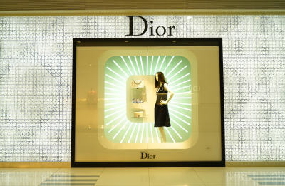 Cât costă de fapt o geantă Dior de 2.780 de dolari. Diferență colosală între costul de producție și prețul de vânzare
